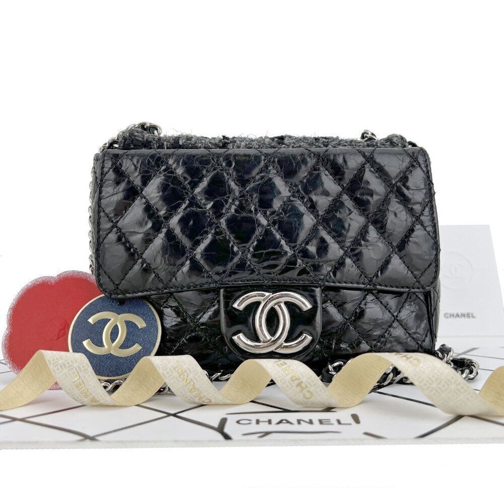 Chanel Crinkled Calfskin Leather and Tweed Classic Flap in Black - Picture 2 of 14